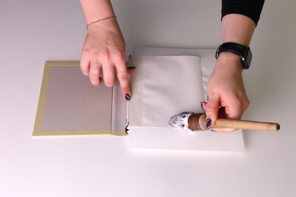 Maschinengeheftetes Buch